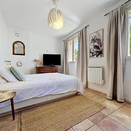 Holiday home For Up To 6 People In South Corsica *